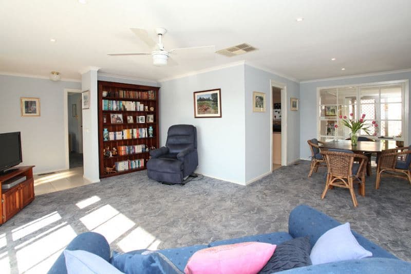210 Gallaghers Road, GLEN WAVERLEY VIC 3150, Glen Waverley - Thumbnail 3