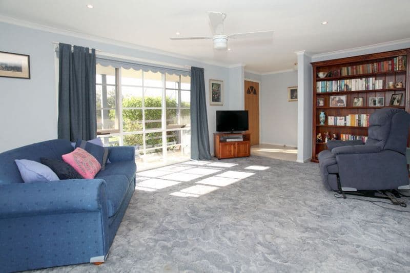 210 Gallaghers Road, GLEN WAVERLEY VIC 3150, Glen Waverley - Thumbnail 4