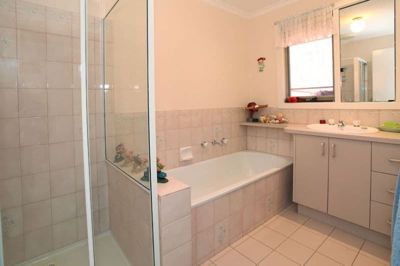210 Gallaghers Road, GLEN WAVERLEY VIC 3150, Glen Waverley - Thumbnail 6