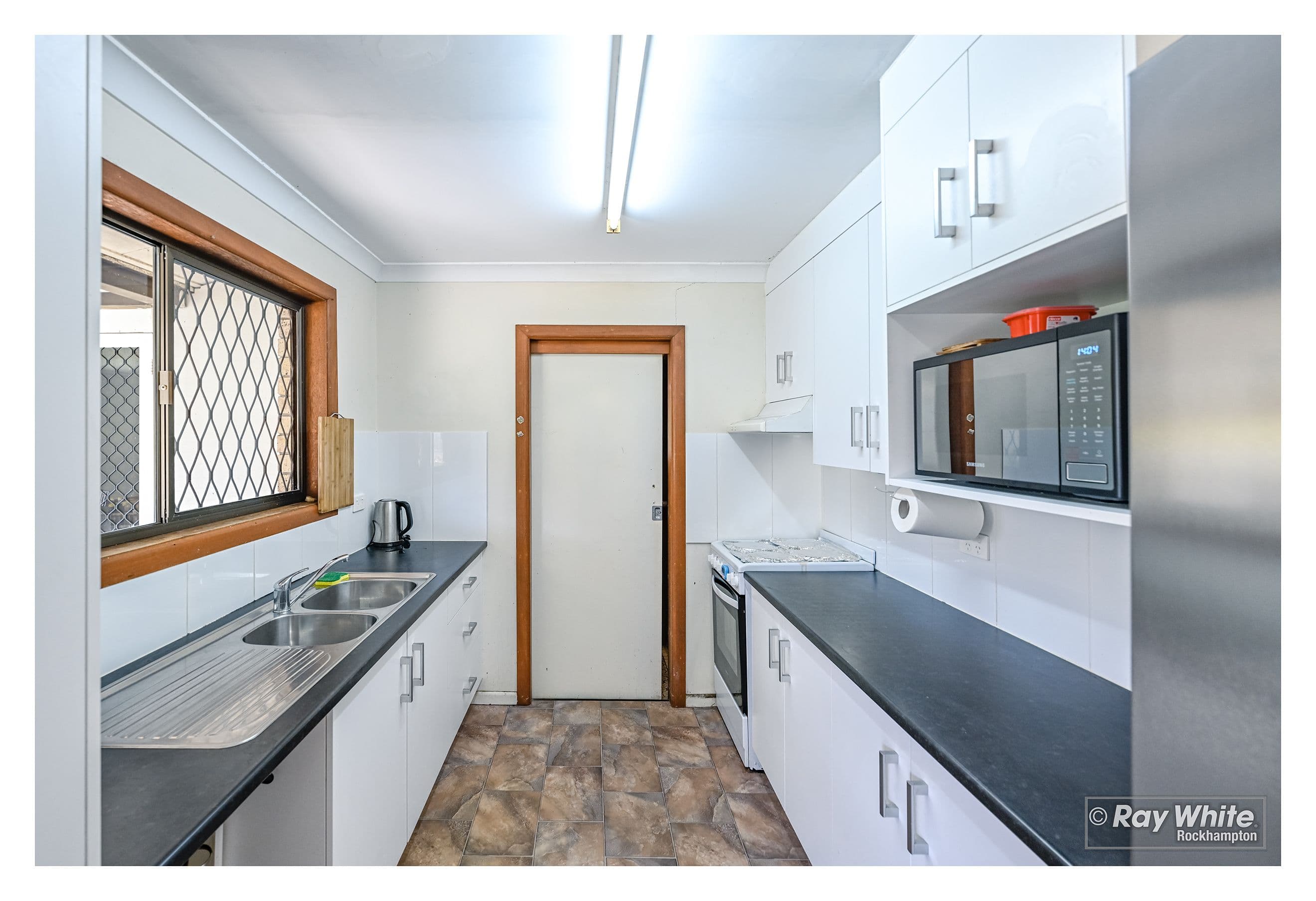 374 Feez Street, Norman Gardens QLD 4701, Norman Gardens - Thumbnail 5