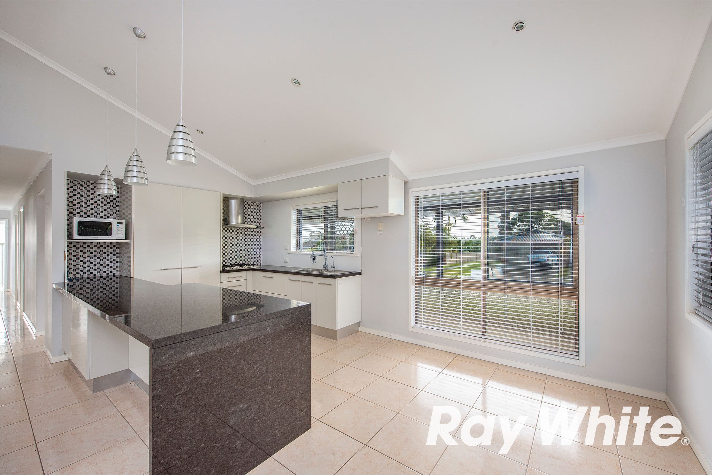43 Jilbard Drive, Springwood QLD 4127, Springwood - Thumbnail 4