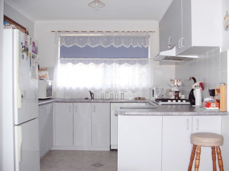 31 Thomas Place, PAKENHAM VIC 3810, Pakenham - Thumbnail 3