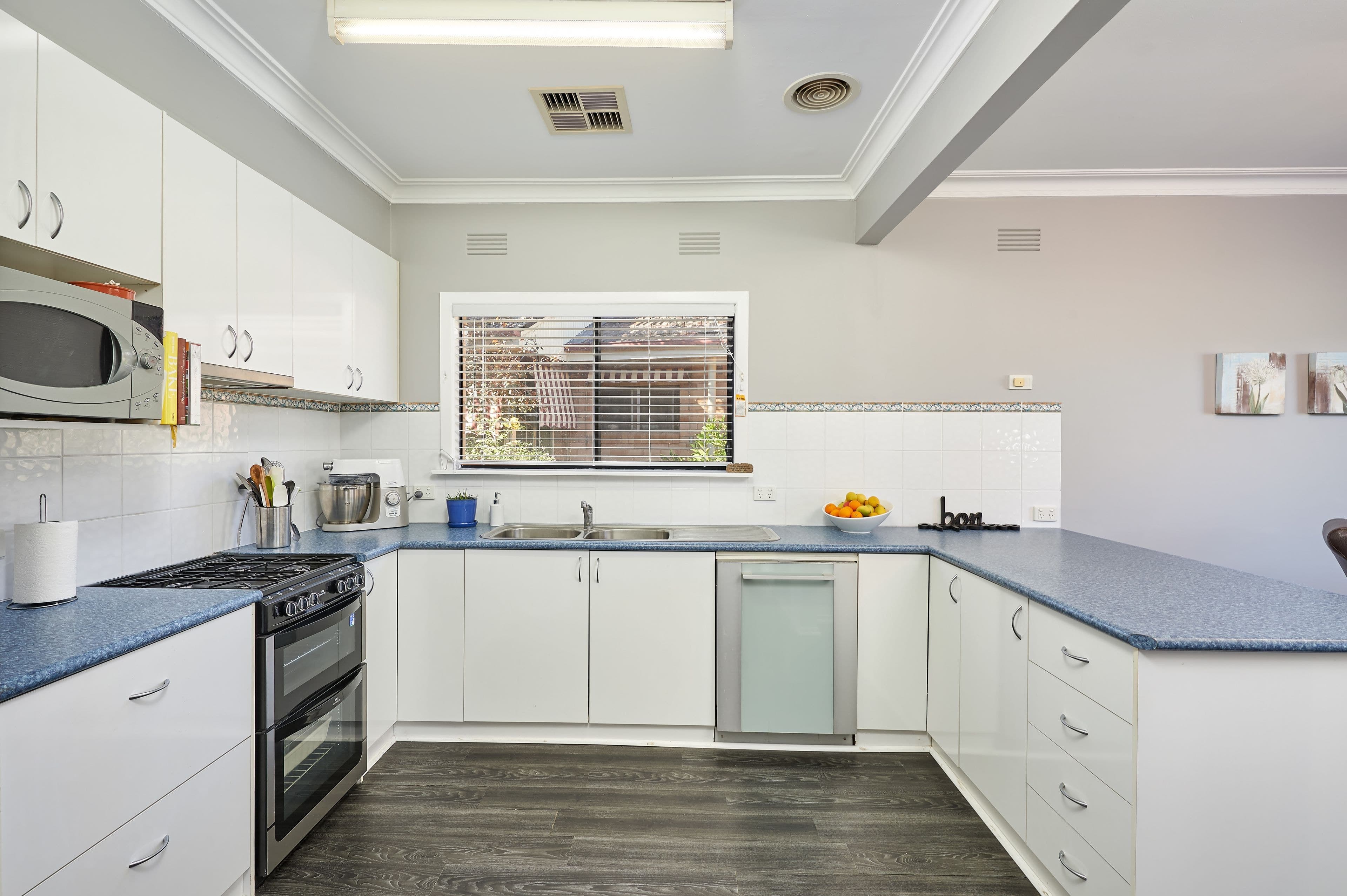 3 Anne Street, Tolland - Thumbnail 2