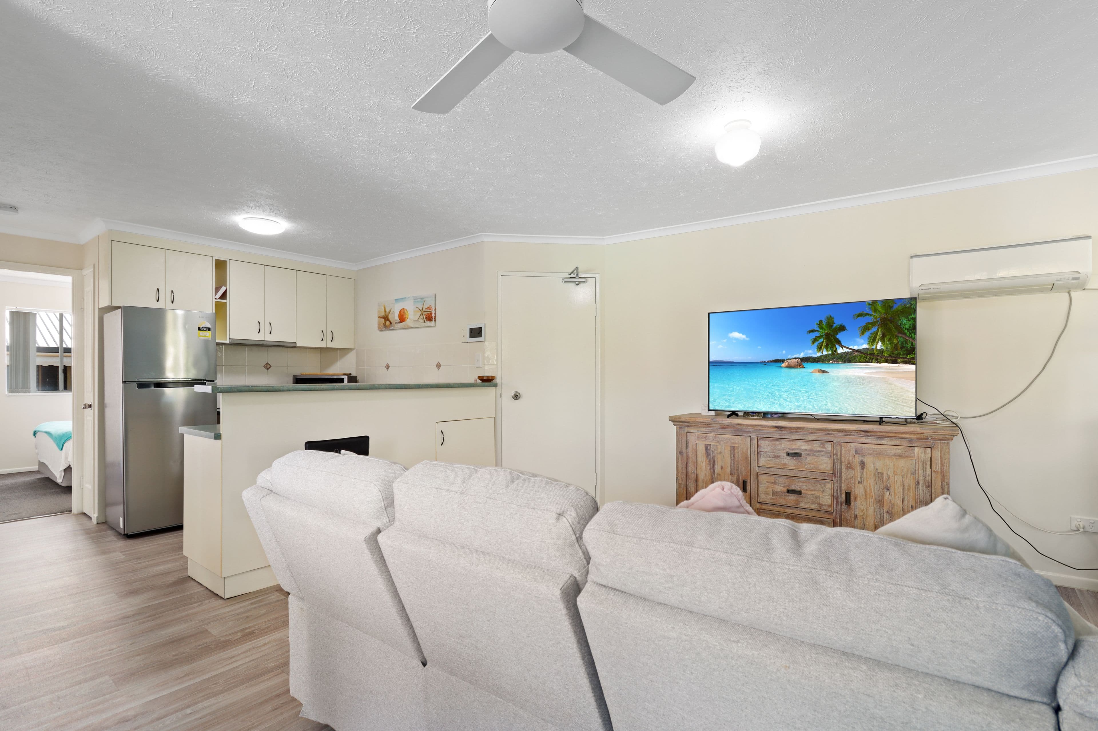 407 Esplanade, Torquay QLD 4655, Torquay - Thumbnail 3