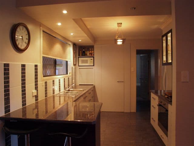 8  Lindgren Street, CENTENARY HEIGHTS QLD 4350, Centenary Heights - Thumbnail 2