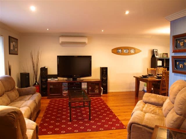 8  Lindgren Street, CENTENARY HEIGHTS QLD 4350, Centenary Heights - Thumbnail 3