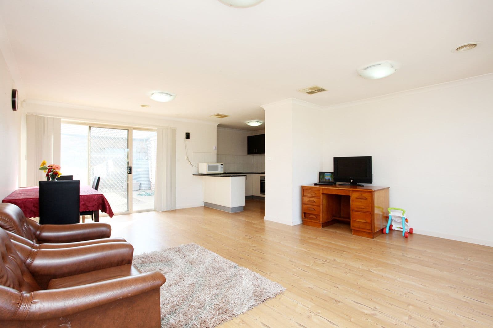 6 Begg Avenue, Truganina VIC 3029, Truganina - Thumbnail 2