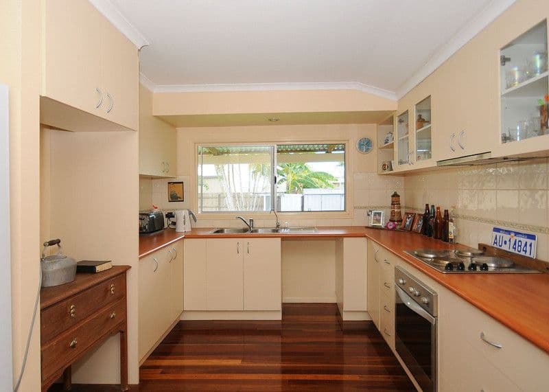 68 Moolyyir Street, URANGAN QLD 4655, Urangan - Thumbnail 7