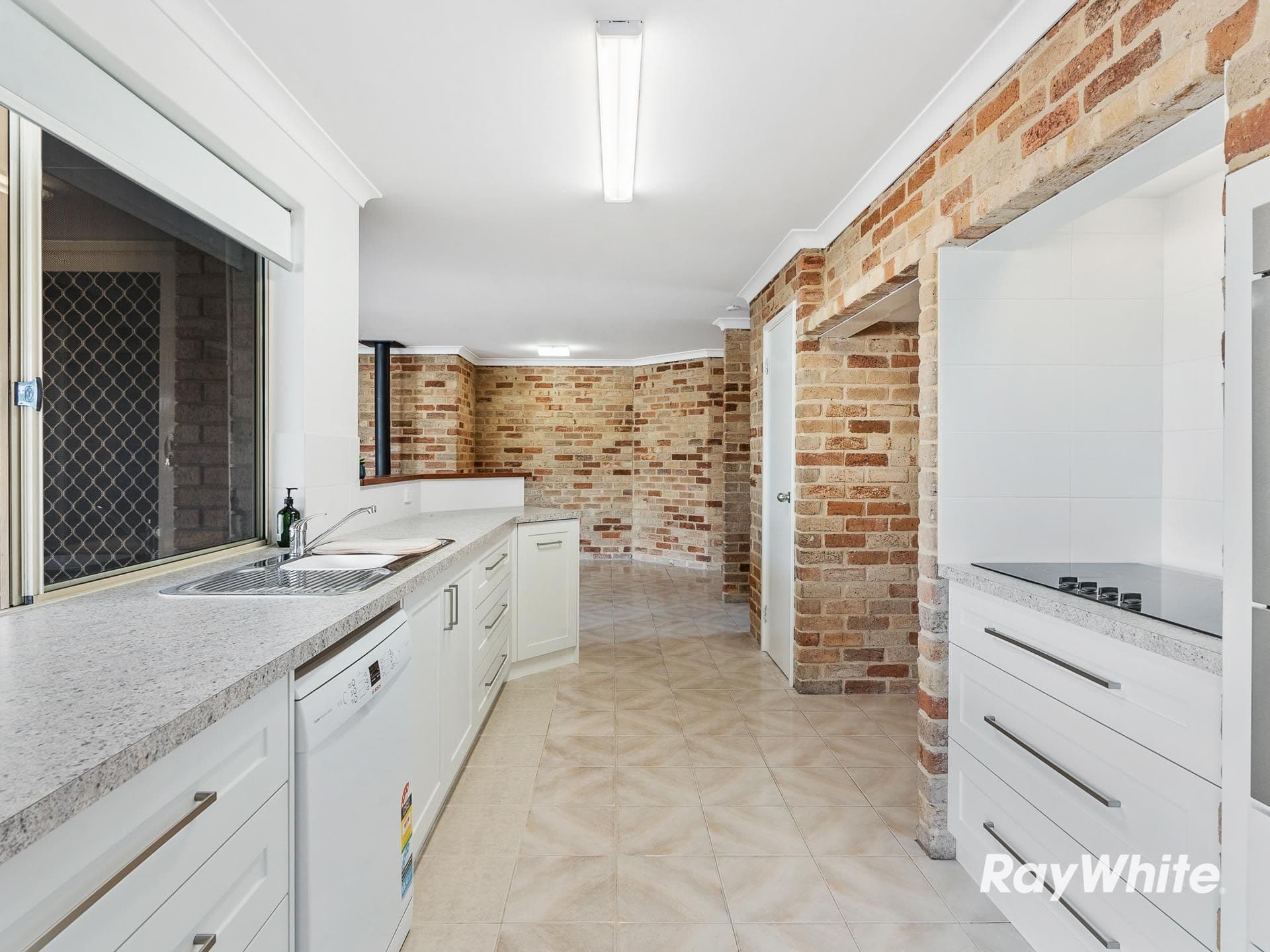 5 Maitland Close, Halls Head WA 6210, Halls Head - Thumbnail 3