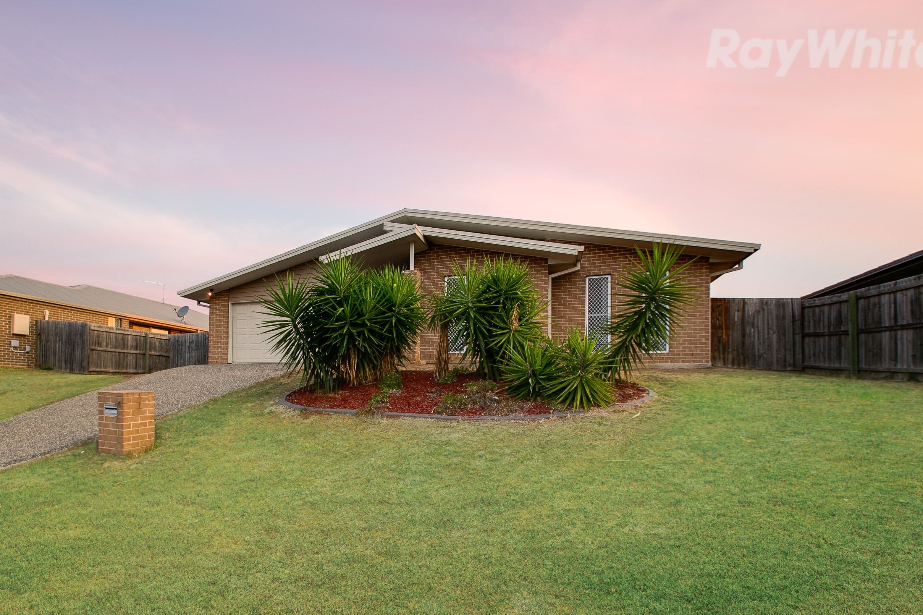6 Robert Place, Yamanto QLD 4305, Yamanto - Thumbnail 2