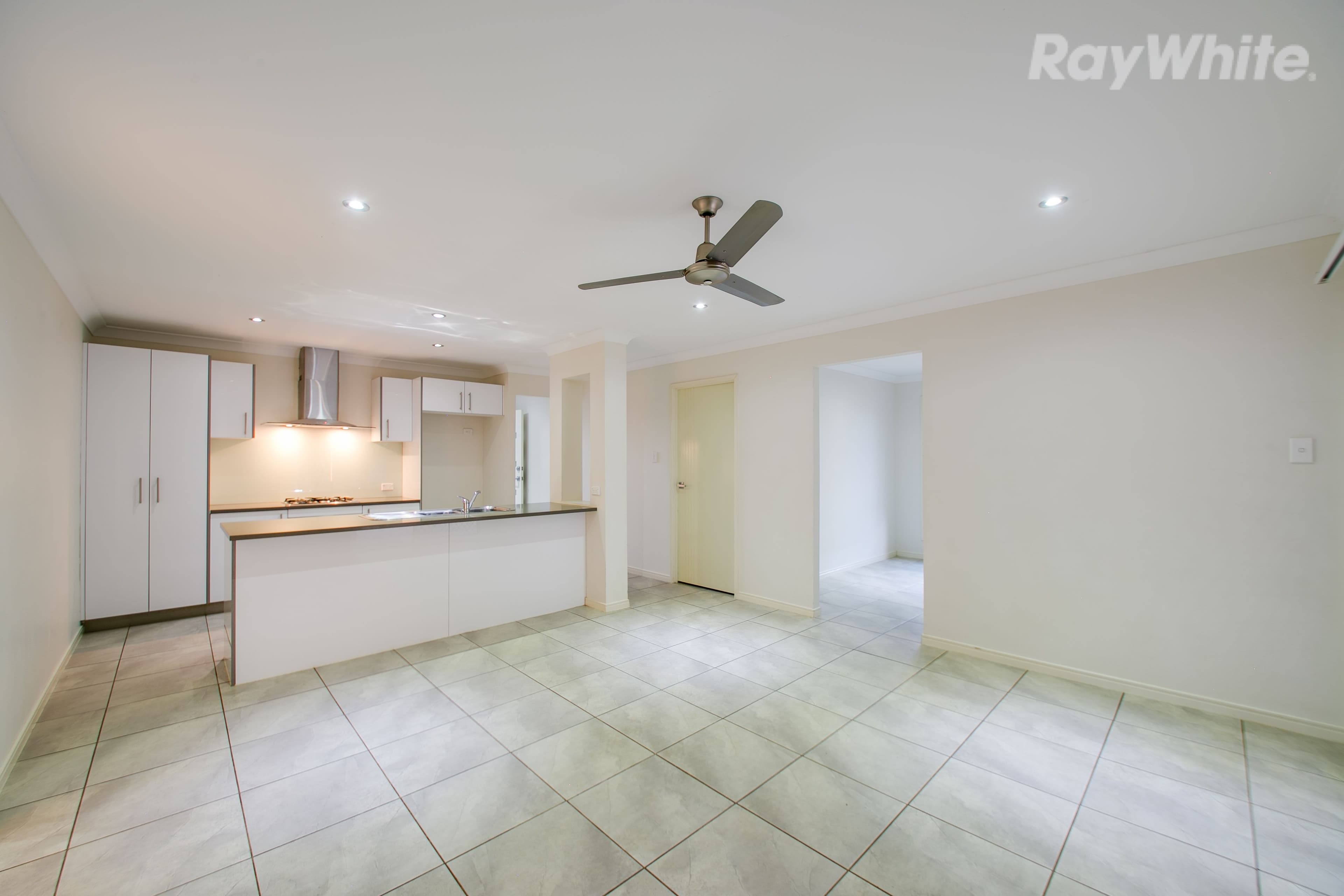 6 Robert Place, Yamanto QLD 4305, Yamanto - Thumbnail 5