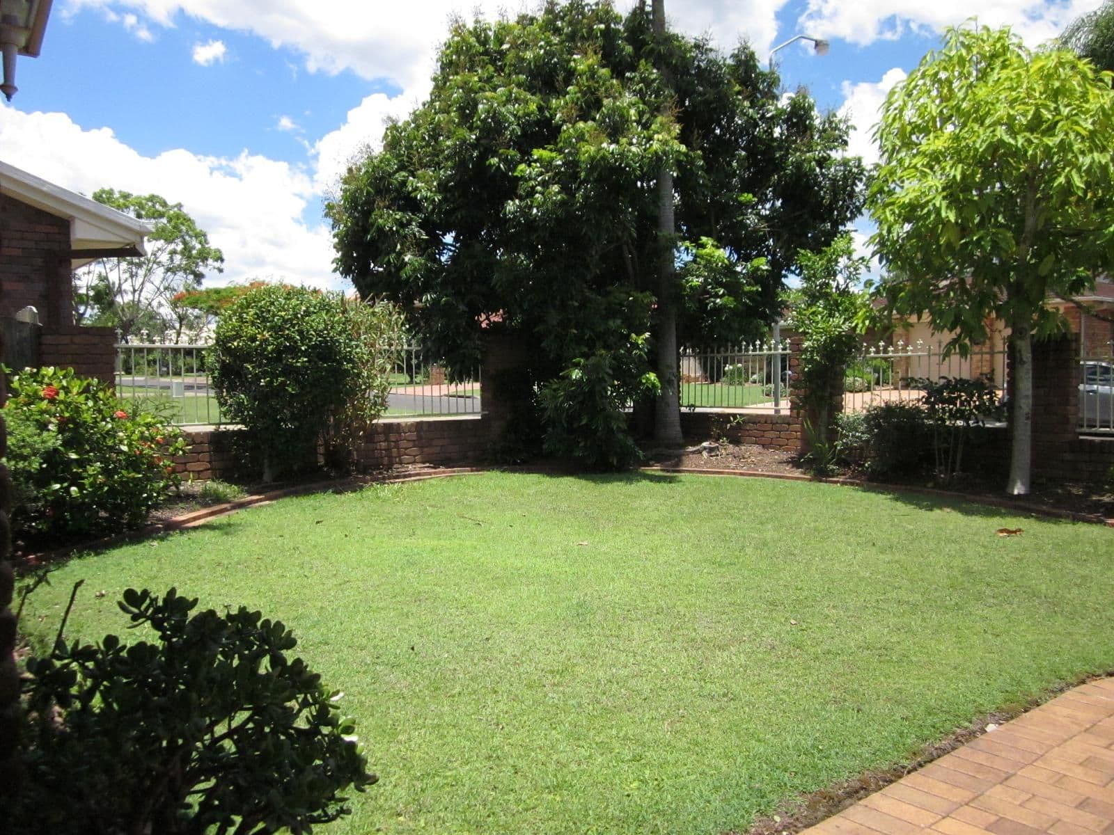 11 Lamona Circuit, SUNNYBANK HILLS QLD 4109, Sunnybank Hills - Thumbnail 3