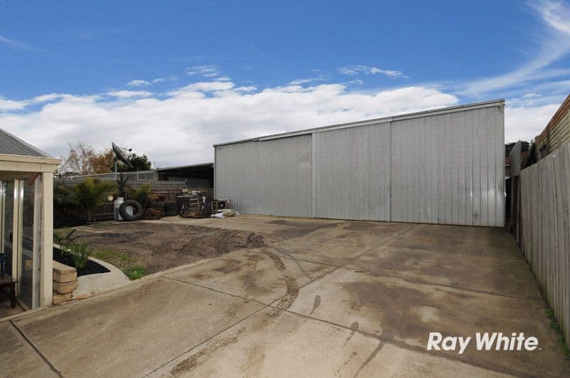 17 Alma Road, HAMPTON PARK VIC 3976, Hampton Park - Thumbnail 2