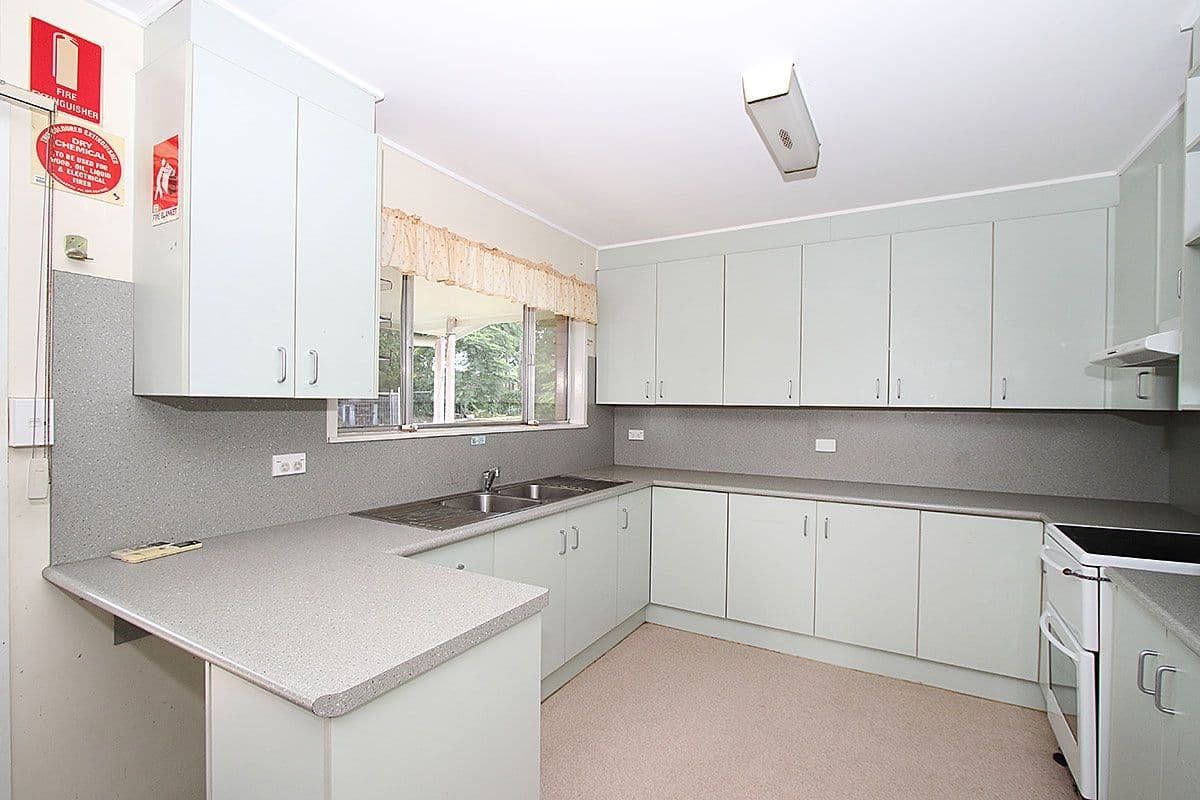 14 Warrawong Street, Eastern Heights QLD 4305, Eastern Heights - Thumbnail 4