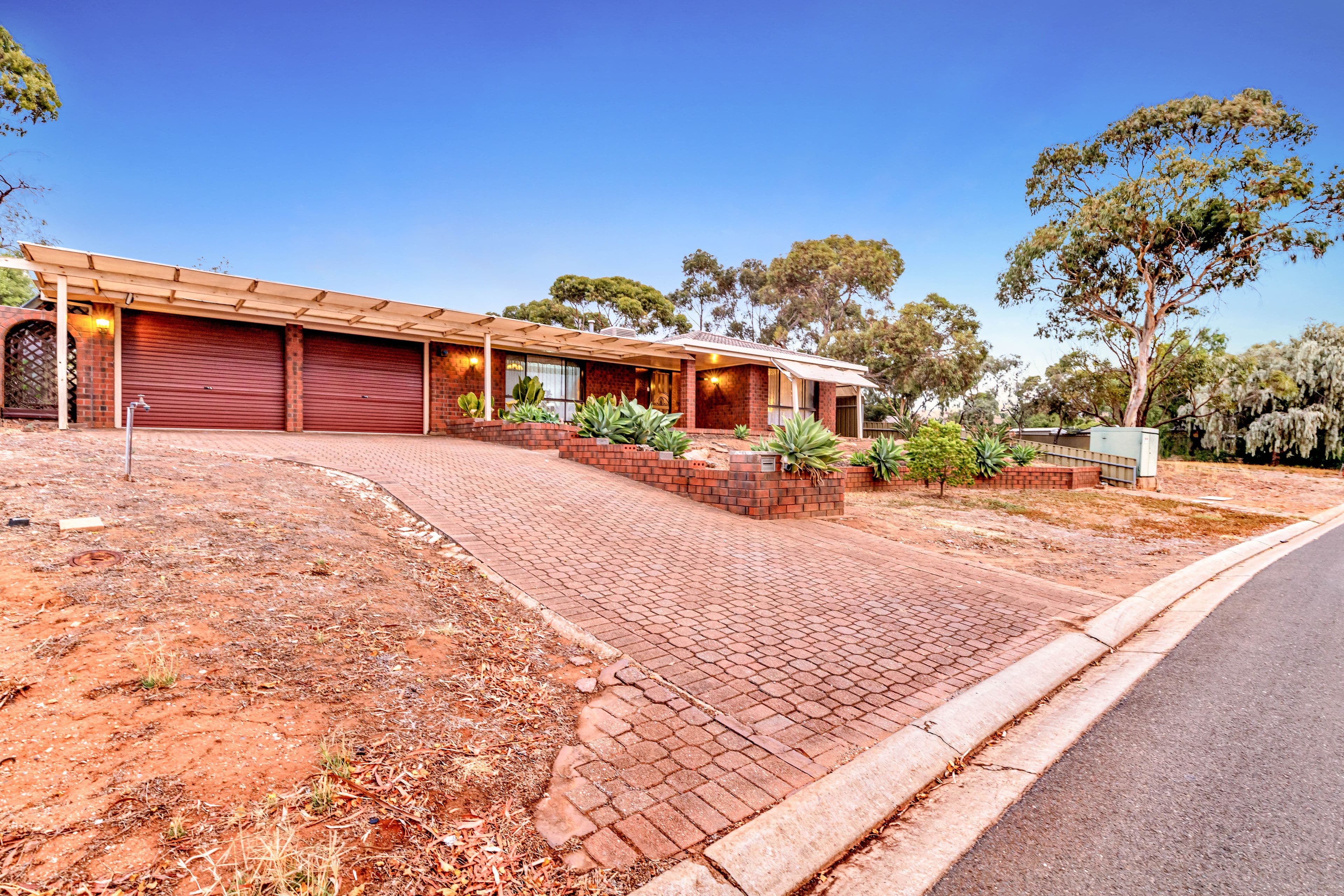 11 Karinga Avenue, Craigmore SA 5114, Craigmore - Thumbnail 2