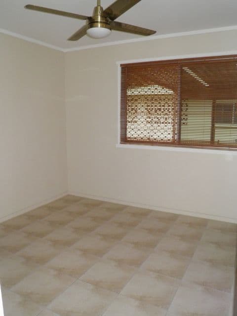 11 Purbeck Place, EDGE HILL QLD 4870, Edge Hill - Thumbnail 5