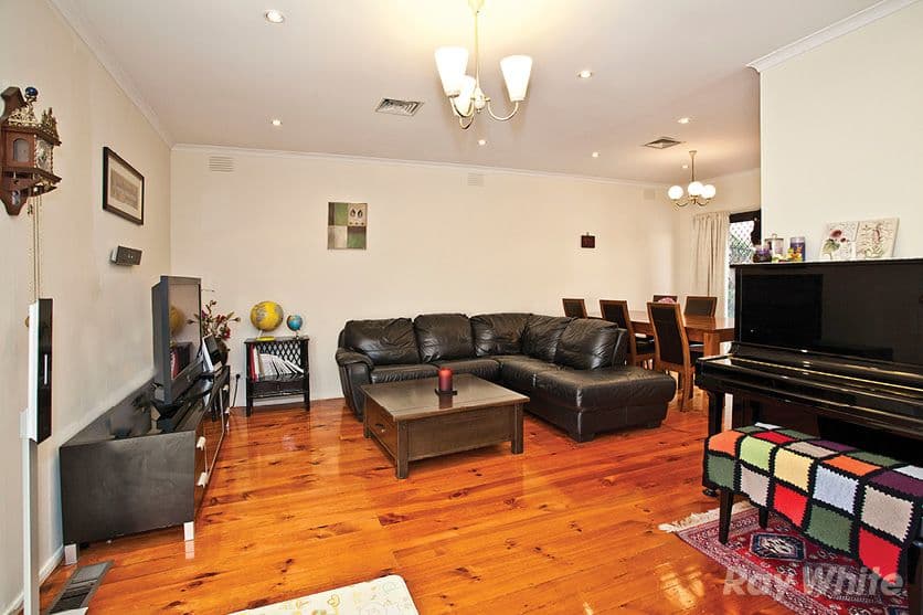 20 Mannering Drive, GLEN WAVERLEY VIC 3150, Glen Waverley - Thumbnail 4