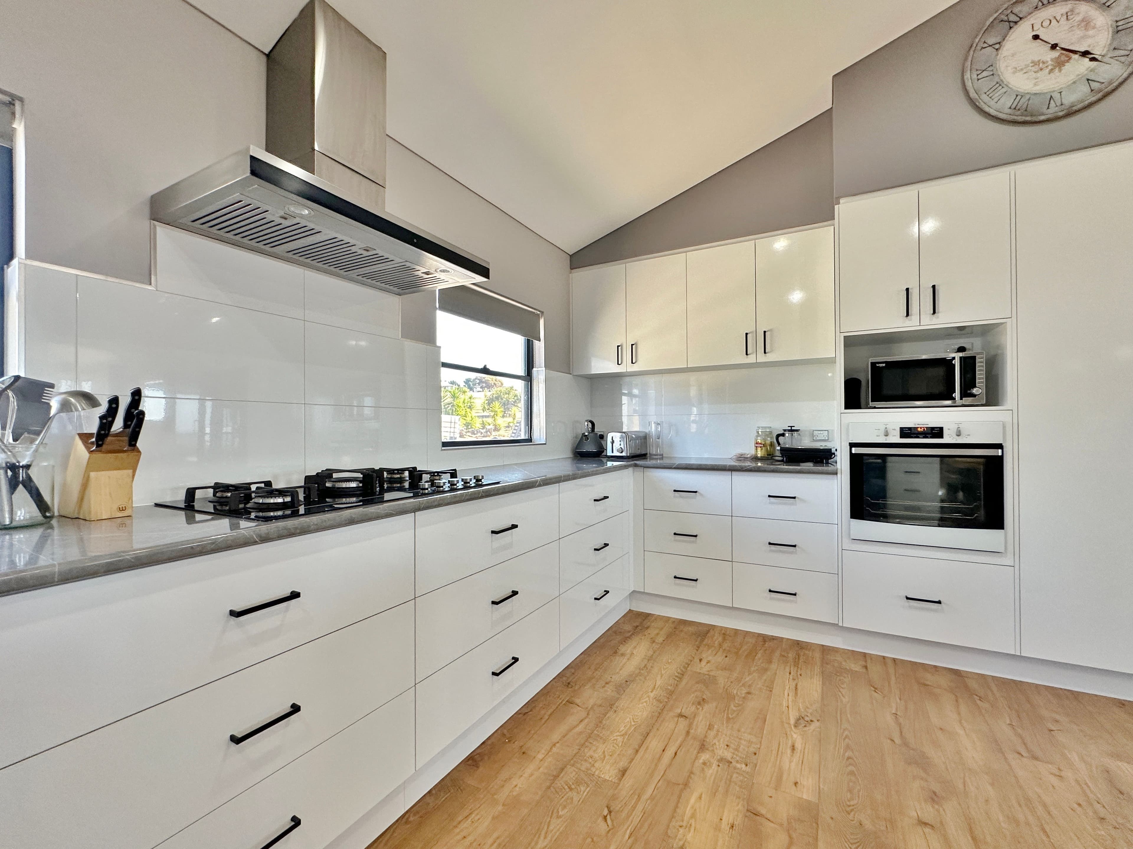 23 Kilmarnock Road, Young NSW 2594, Burrangong - Thumbnail 6