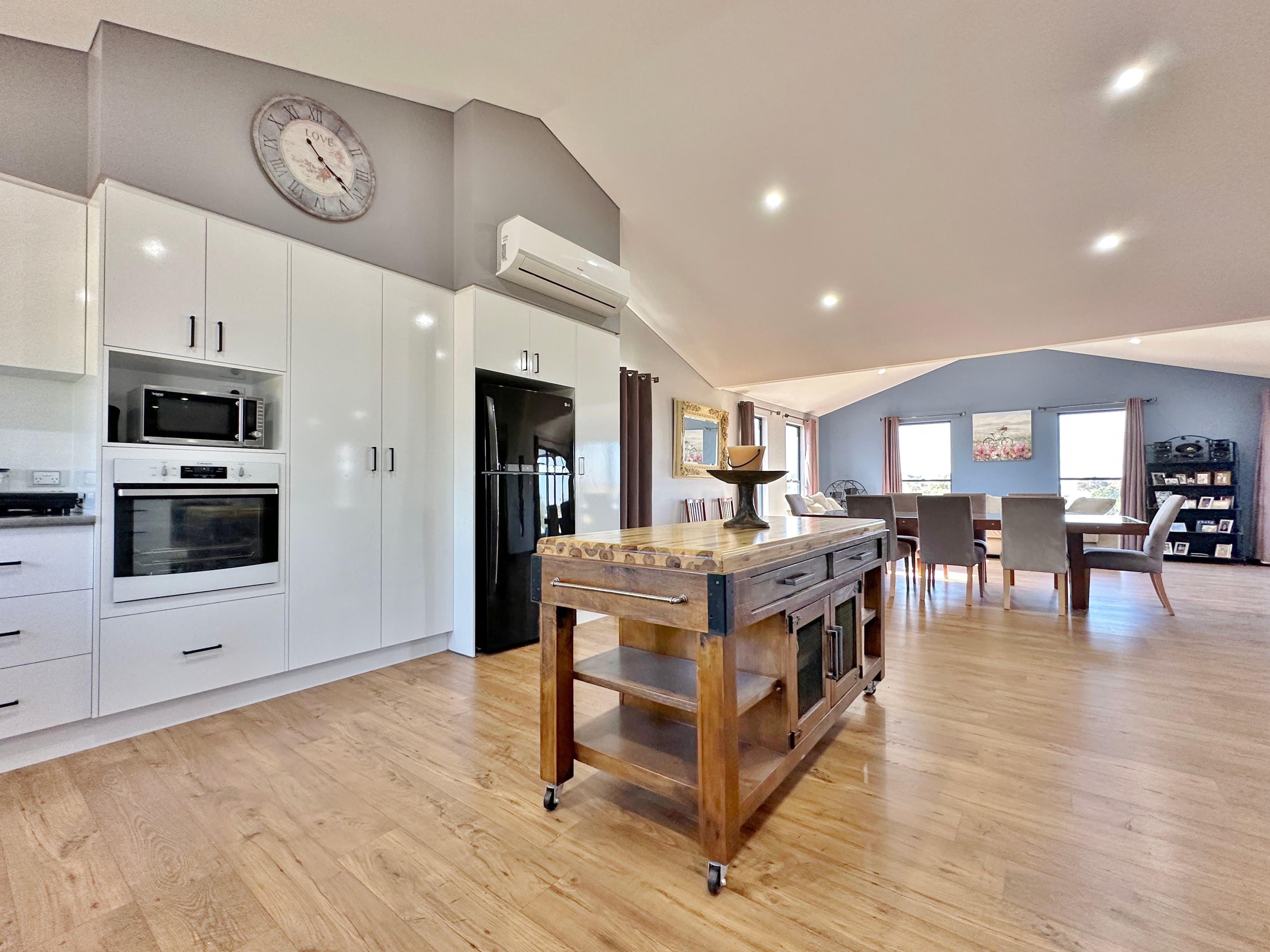 23 Kilmarnock Road, Young NSW 2594, Burrangong - Thumbnail 7