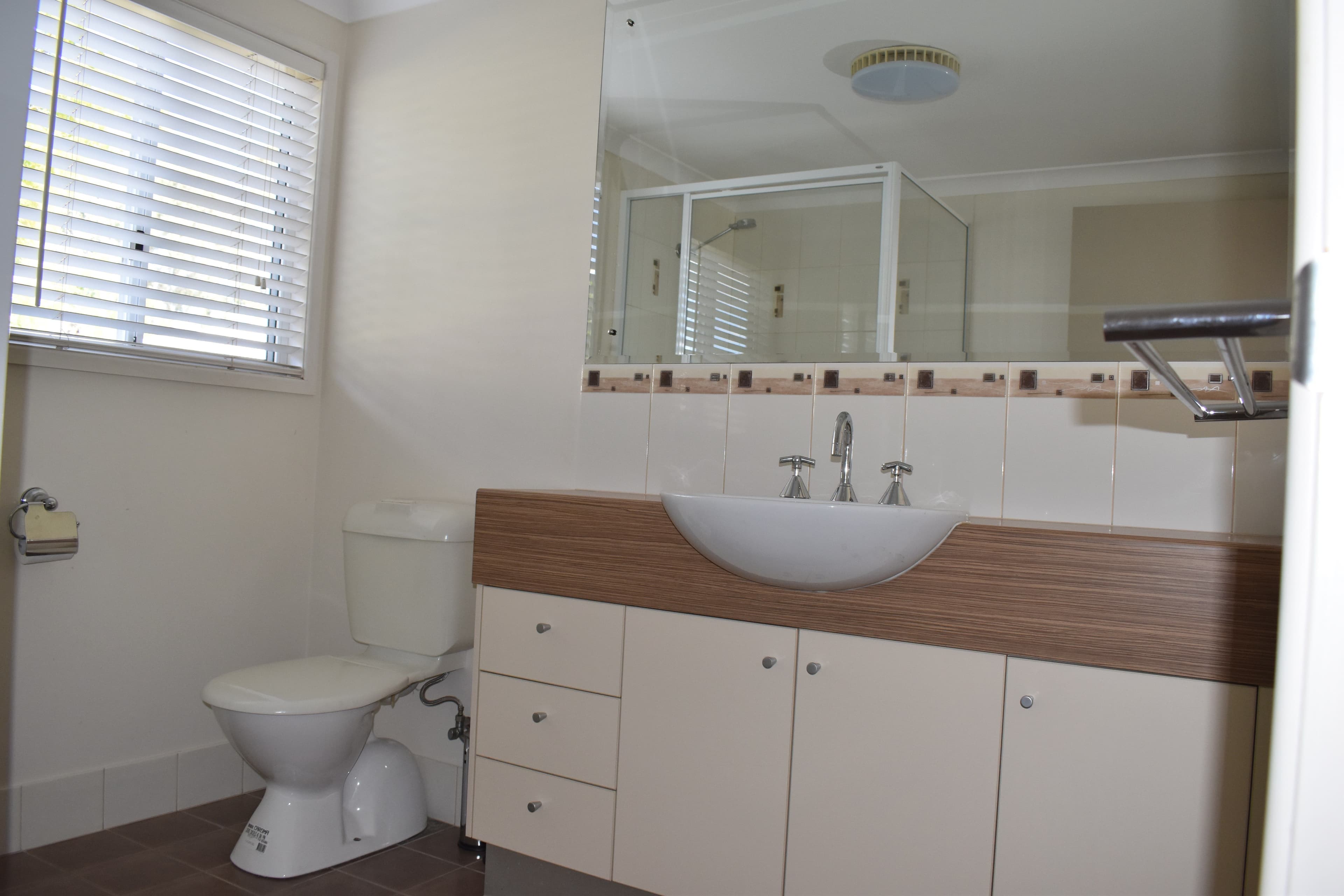 88 Moody Street, Emerald QLD 4720, Emerald - Thumbnail 8