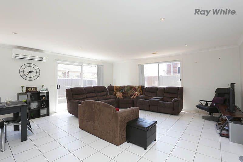 1 Cragside Place, DEER PARK VIC 3023, Deer Park - Thumbnail 3