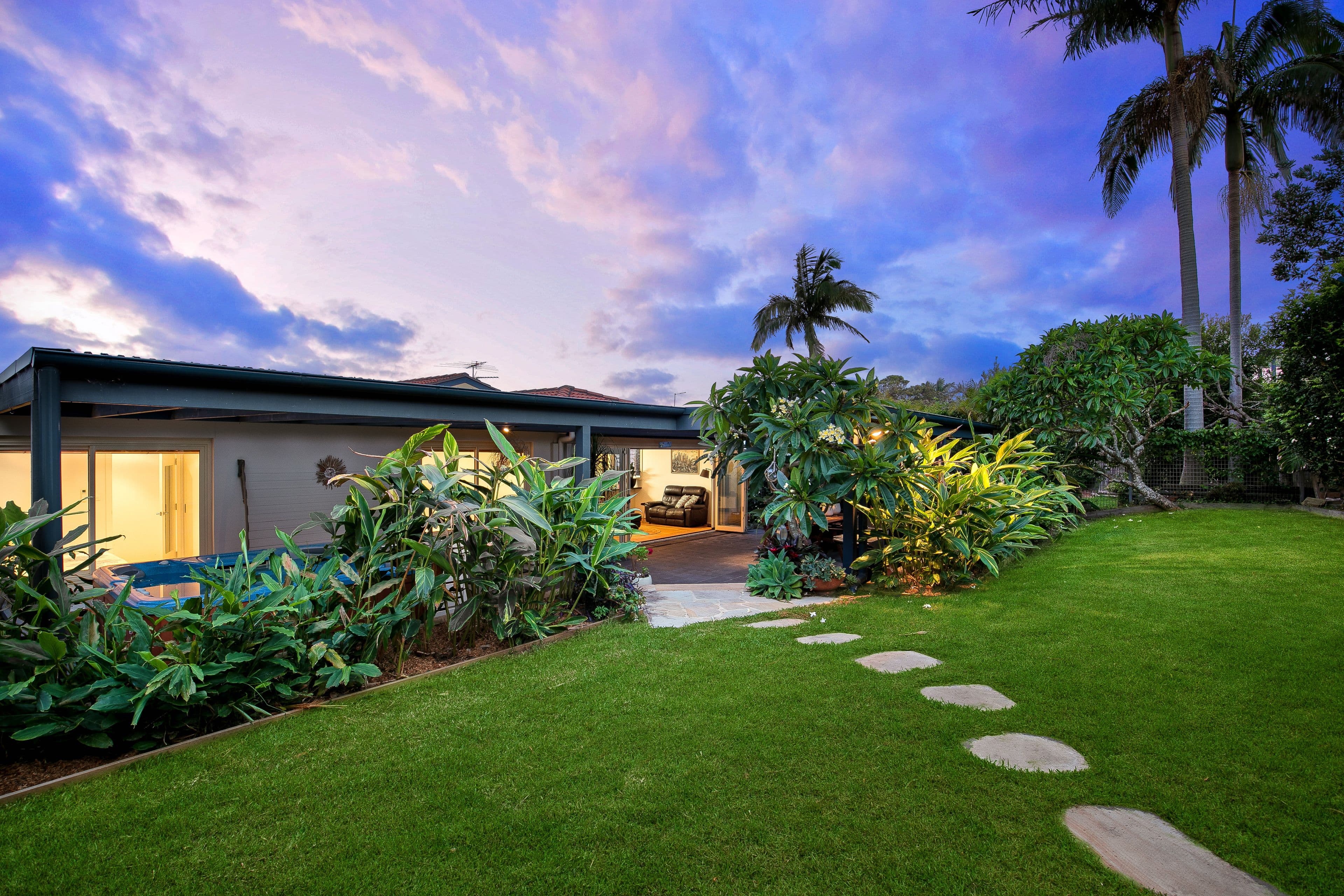 118 Anzac Avenue, Collaroy - Image 1