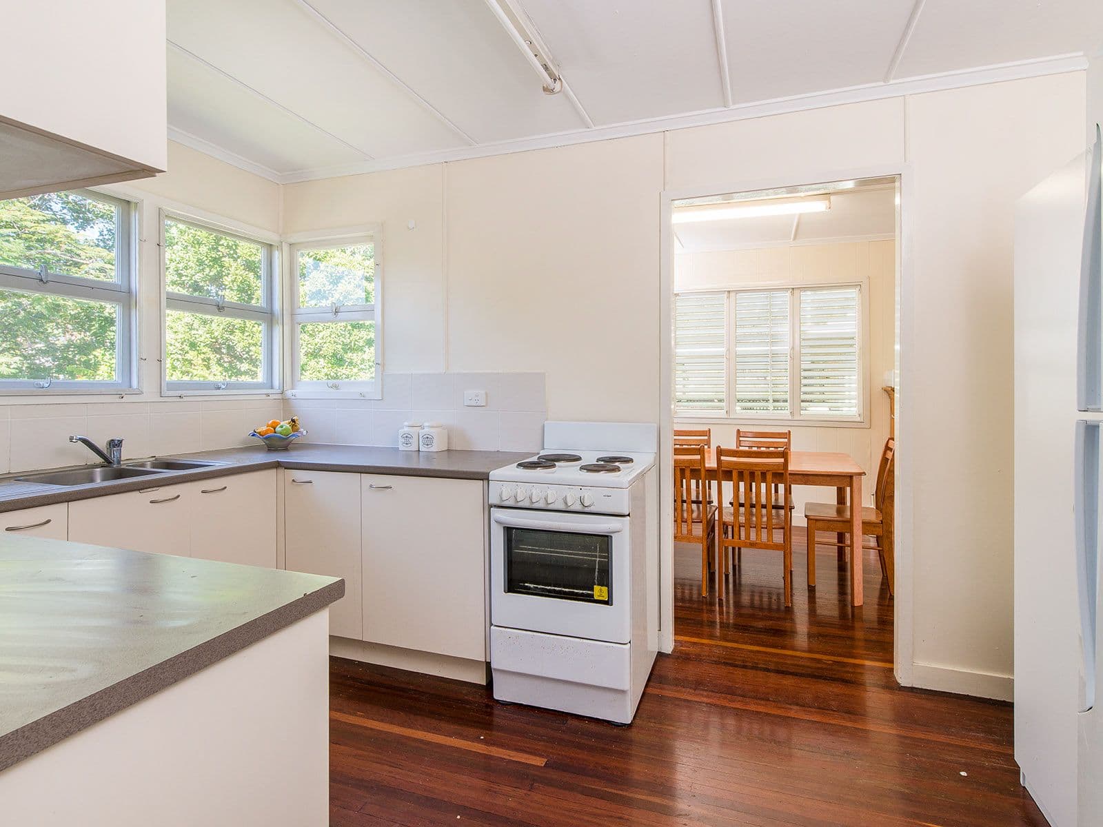 174 Sterculia Avenue, Holland Park West QLD 4121, Holland Park West - Thumbnail 3