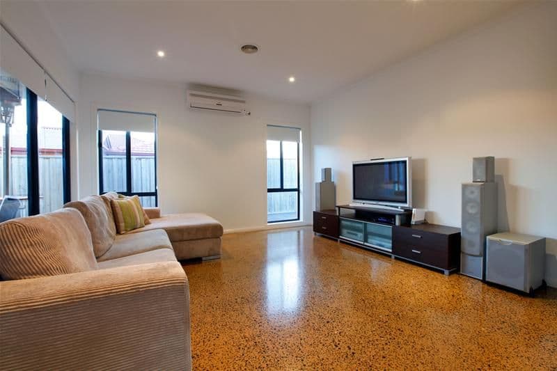4 Scarlet Drive, BUNDOORA VIC 3083, Bundoora - Thumbnail 2