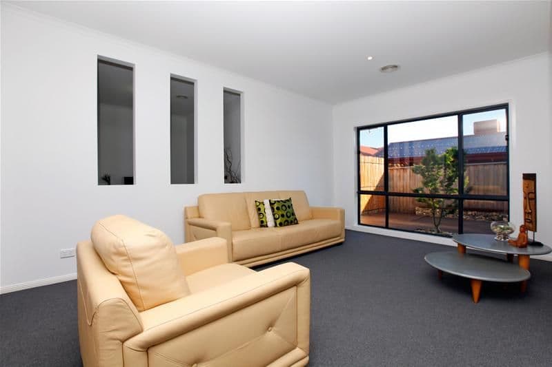 4 Scarlet Drive, BUNDOORA VIC 3083, Bundoora - Thumbnail 4