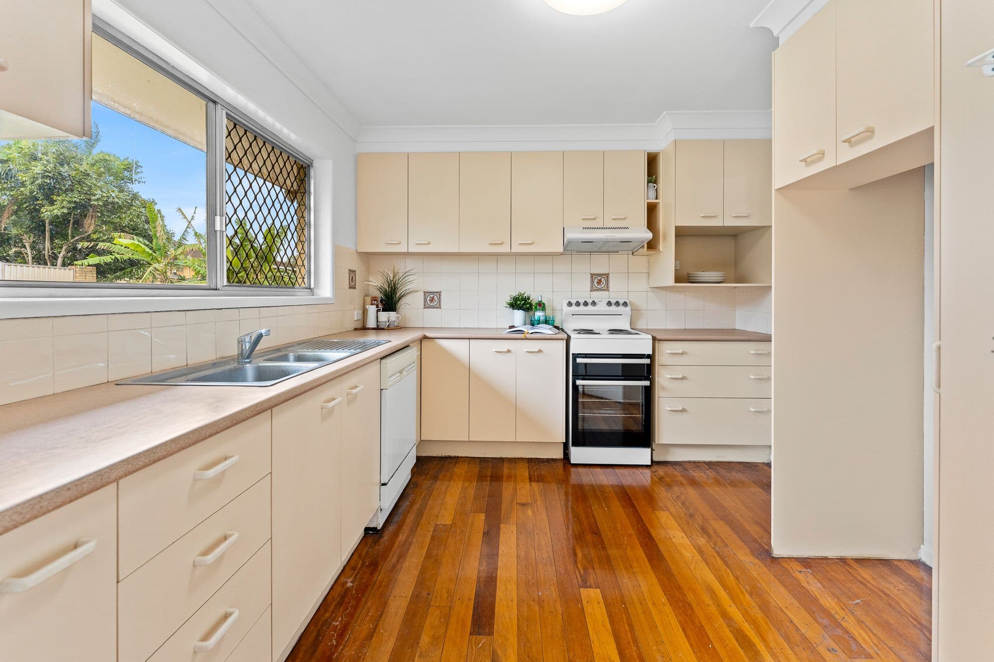24 Crestgarden Street, Macgregor QLD 4109, Macgregor - Thumbnail 7