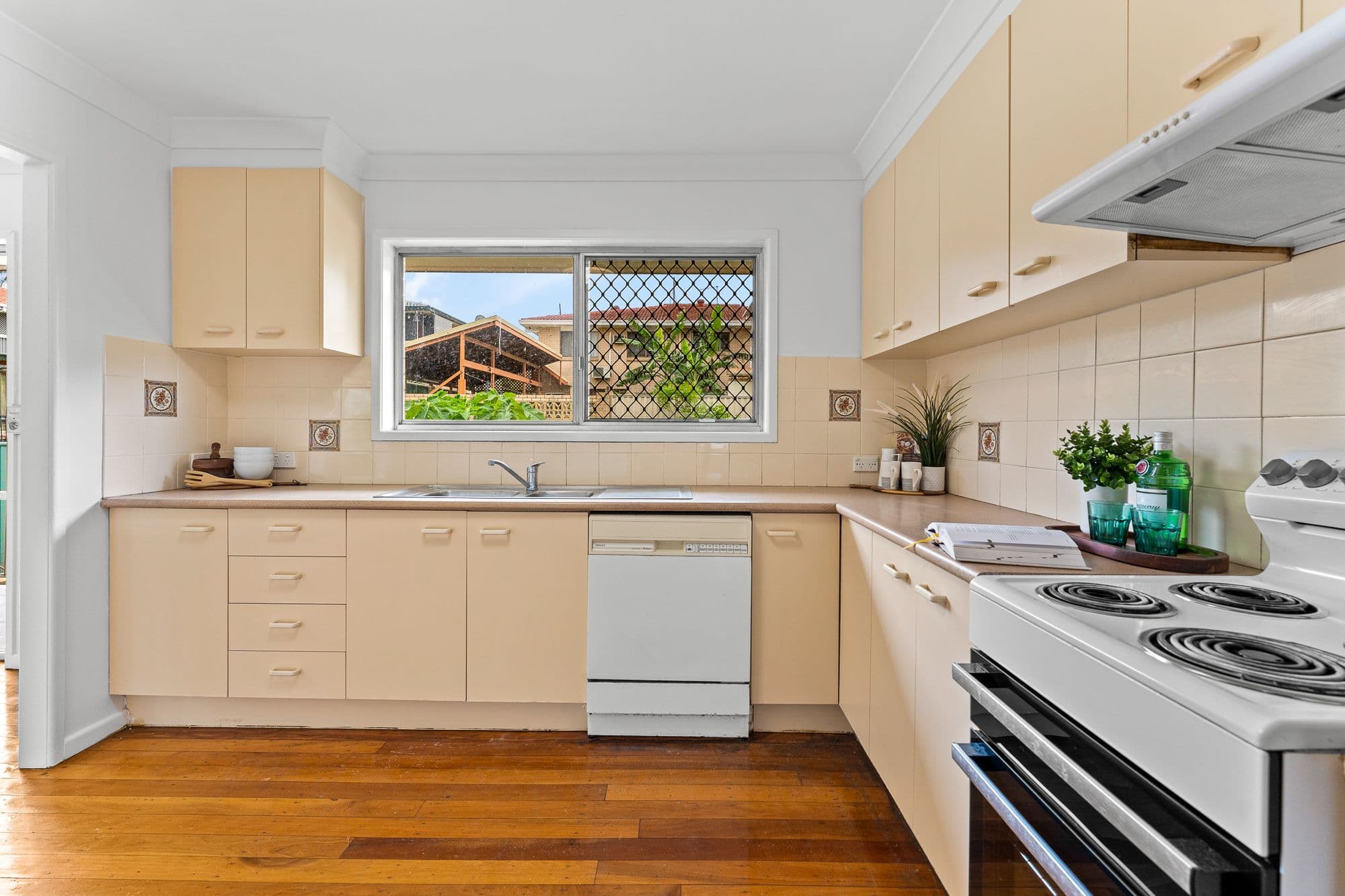 24 Crestgarden Street, Macgregor QLD 4109, Macgregor - Thumbnail 8