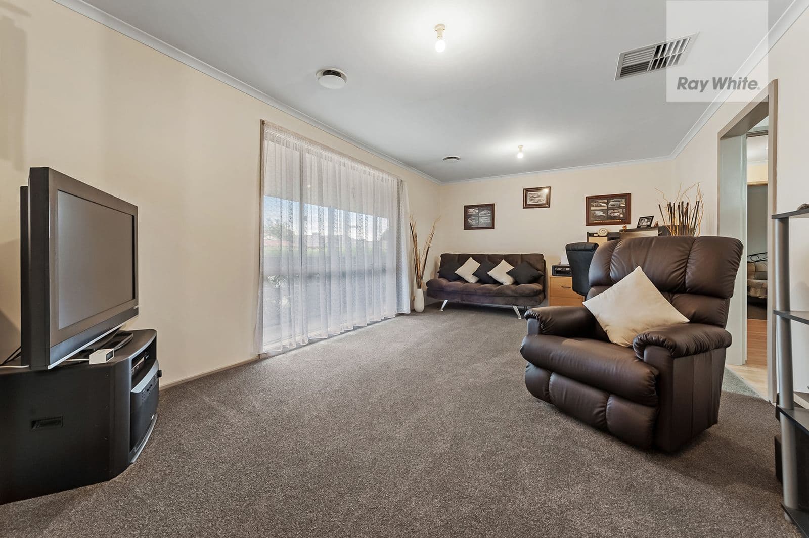 2 Yatton Place, Craigieburn VIC 3064, Craigieburn - Thumbnail 2