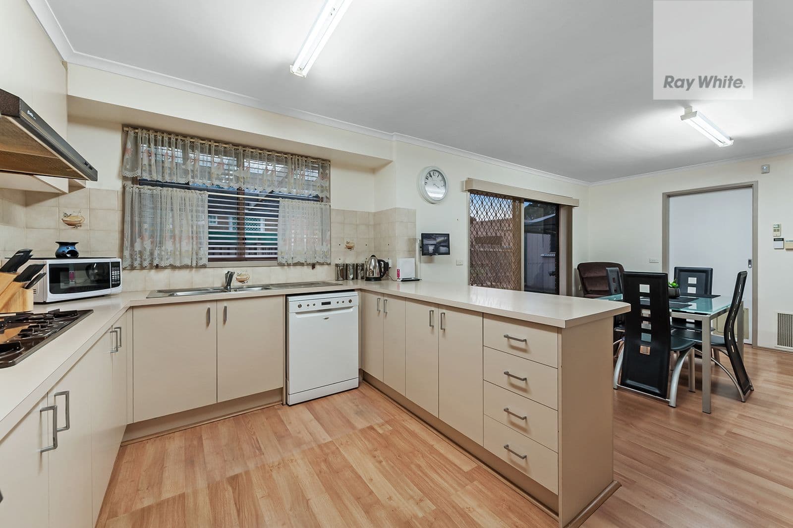 2 Yatton Place, Craigieburn VIC 3064, Craigieburn - Thumbnail 4