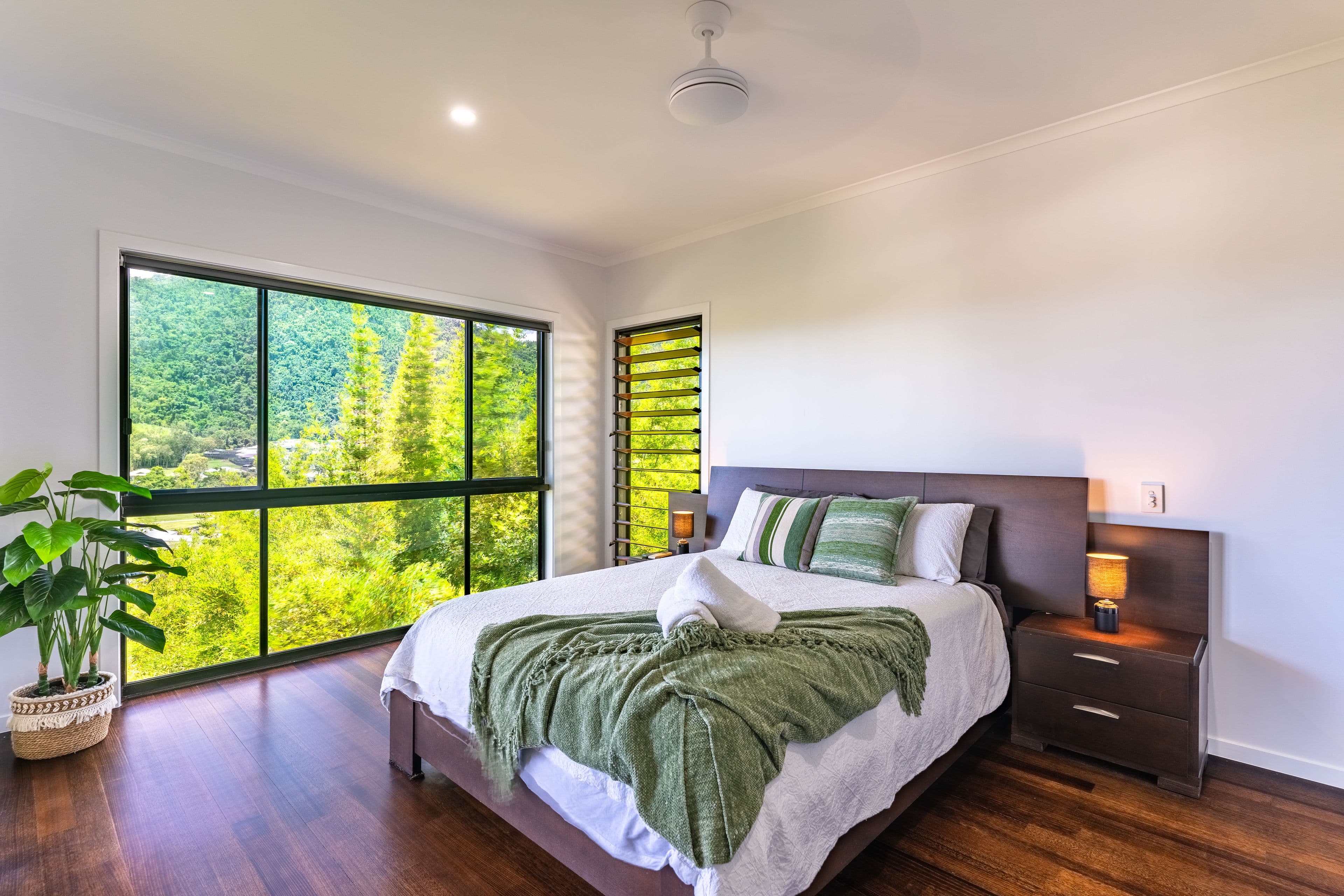 19 Daydream Court, Cannonvale QLD 4802, Cannonvale - Thumbnail 2