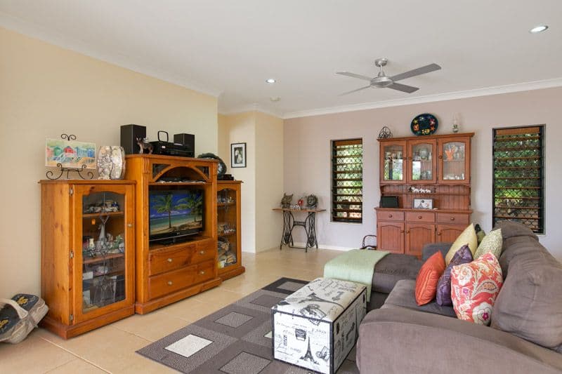 9 Barcoo Close, BENTLEY PARK QLD 4869, Bentley Park - Thumbnail 4