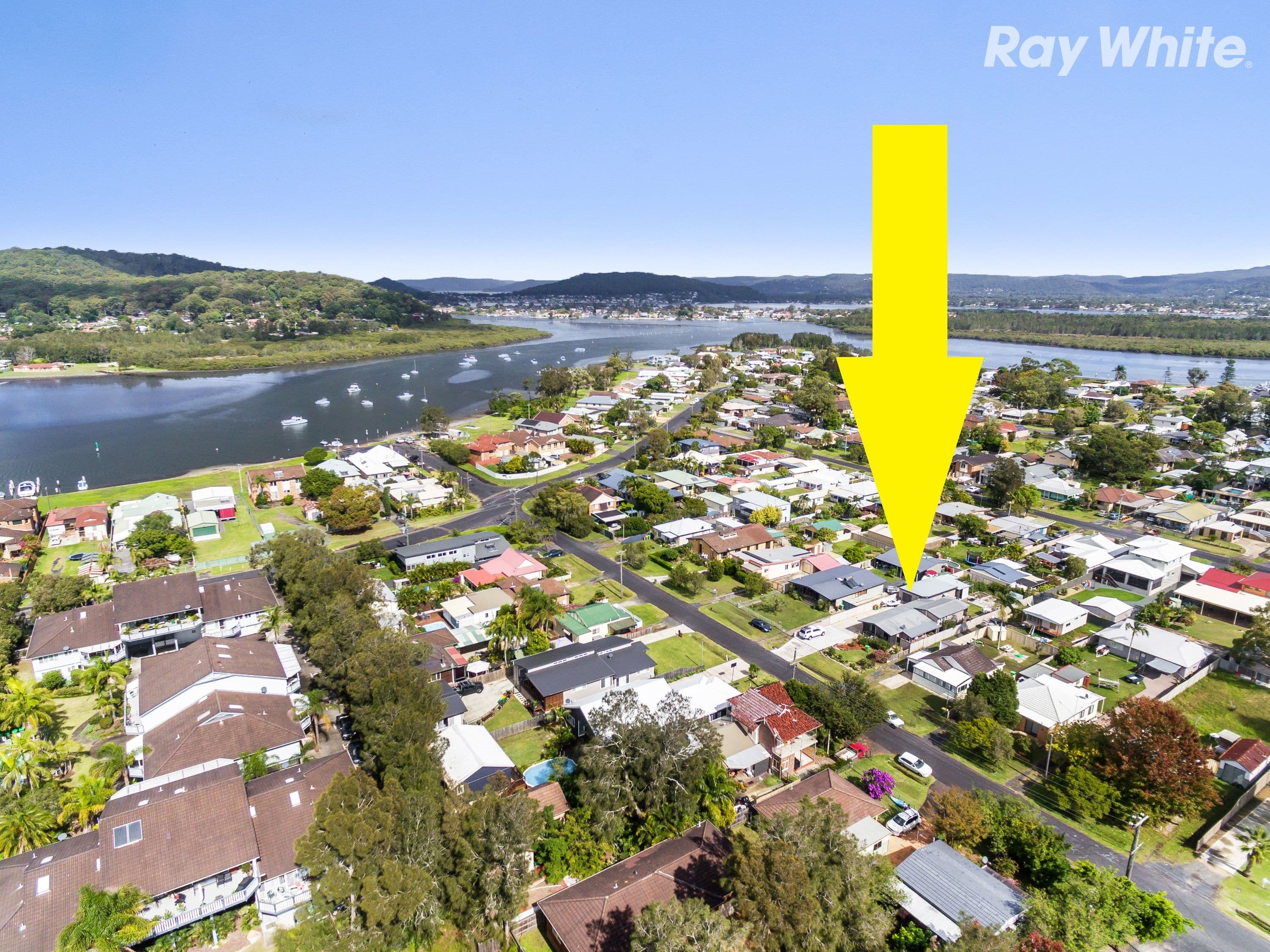 14 Restella Avenue, Davistown - Thumbnail 2
