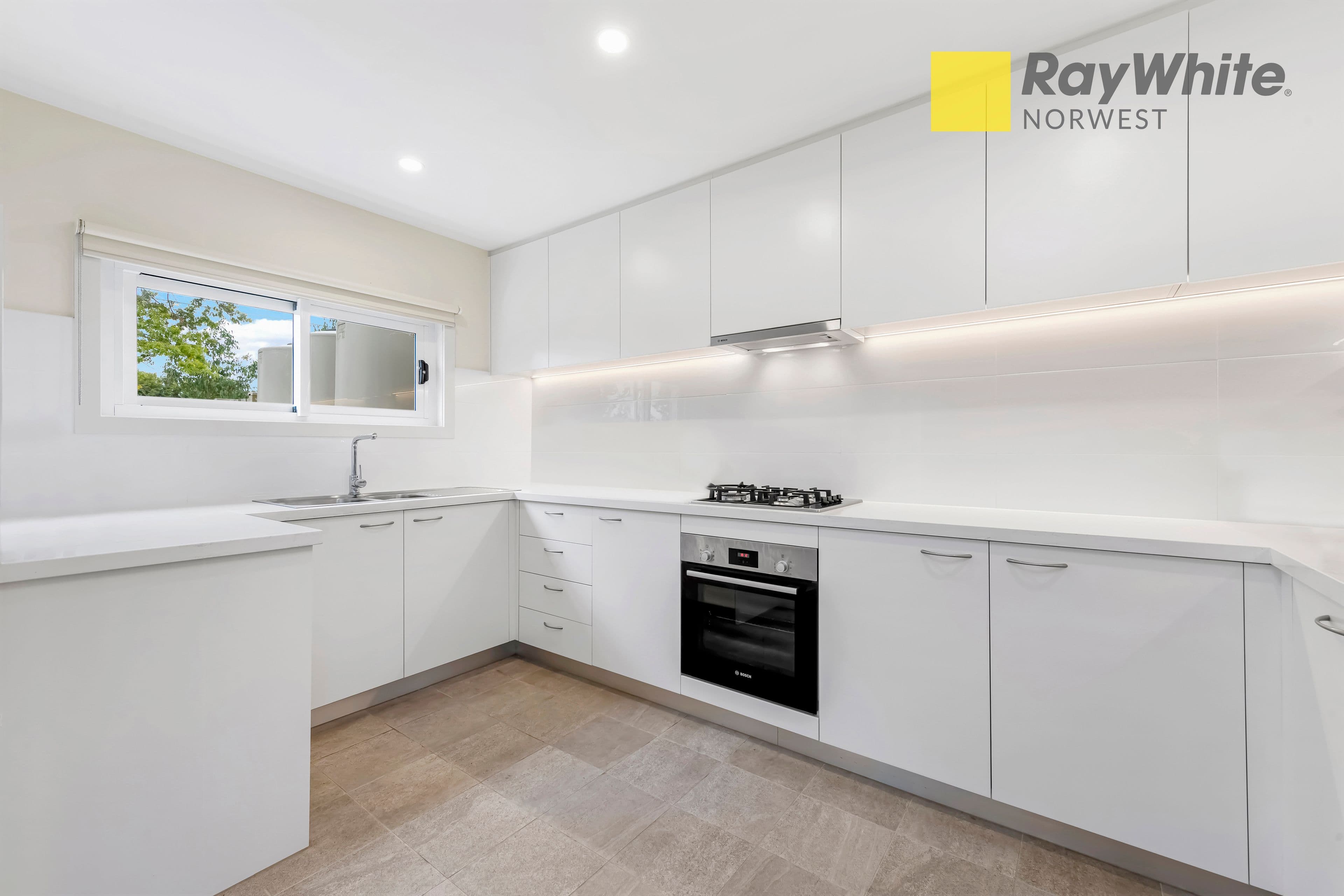 9 Chloe Circuit, NORWEST NSW 2153, Norwest - Thumbnail 4