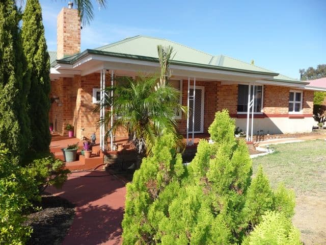 98 McLennan Street, QUAIRADING WA 6383, Quairading - Image 1