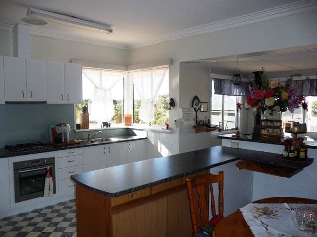 98 McLennan Street, QUAIRADING WA 6383, Quairading - Thumbnail 2