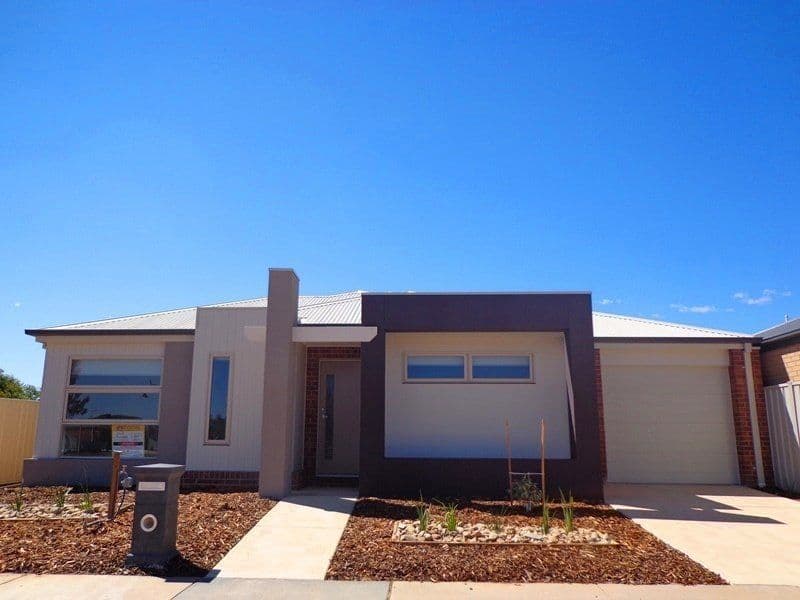 11 Bushwalk Grove, Epsom VIC 3551, Epsom - Image 1
