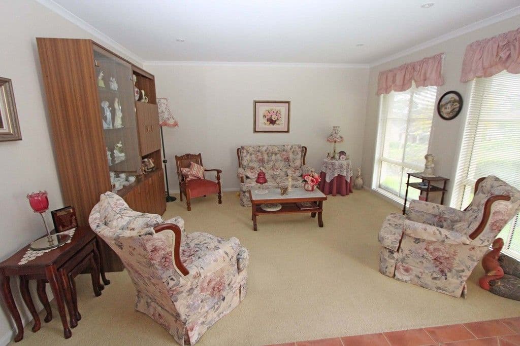 2 Sycamore Close, SPRINGFIELD NSW 2250, Springfield - Thumbnail 2