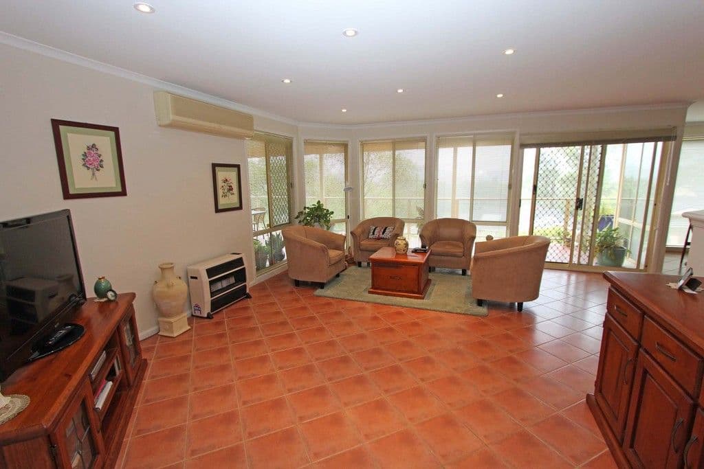 2 Sycamore Close, SPRINGFIELD NSW 2250, Springfield - Thumbnail 3