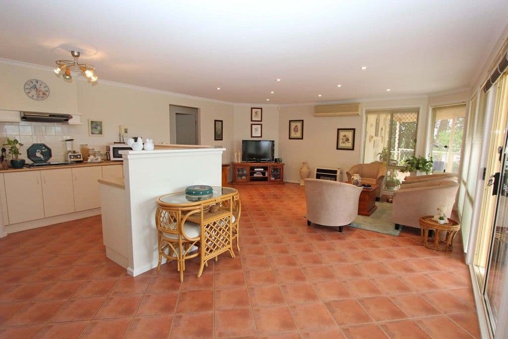 2 Sycamore Close, SPRINGFIELD NSW 2250, Springfield - Thumbnail 4
