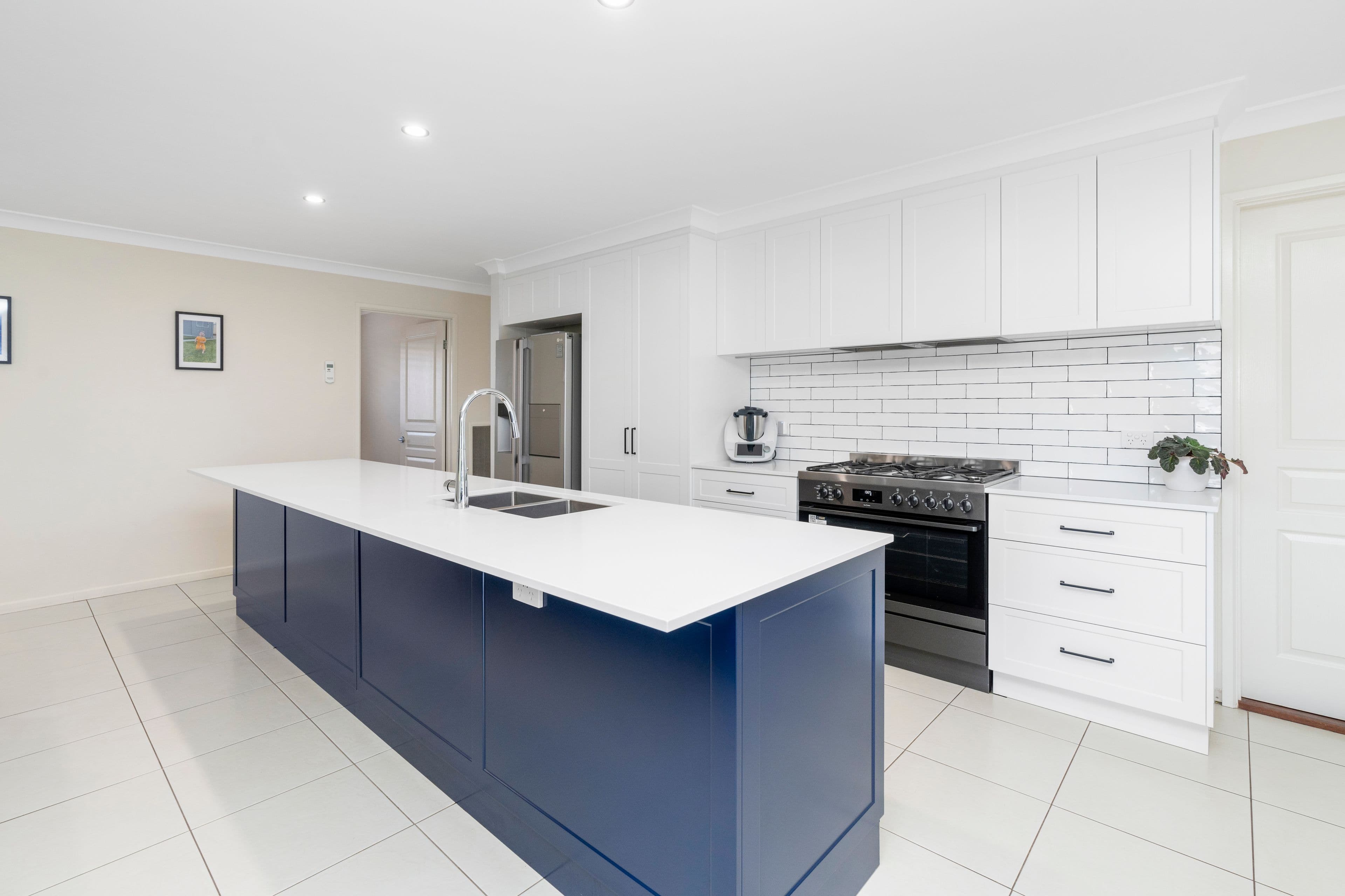 3 Tahara Crescent, Estella NSW 2650, Estella - Thumbnail 3