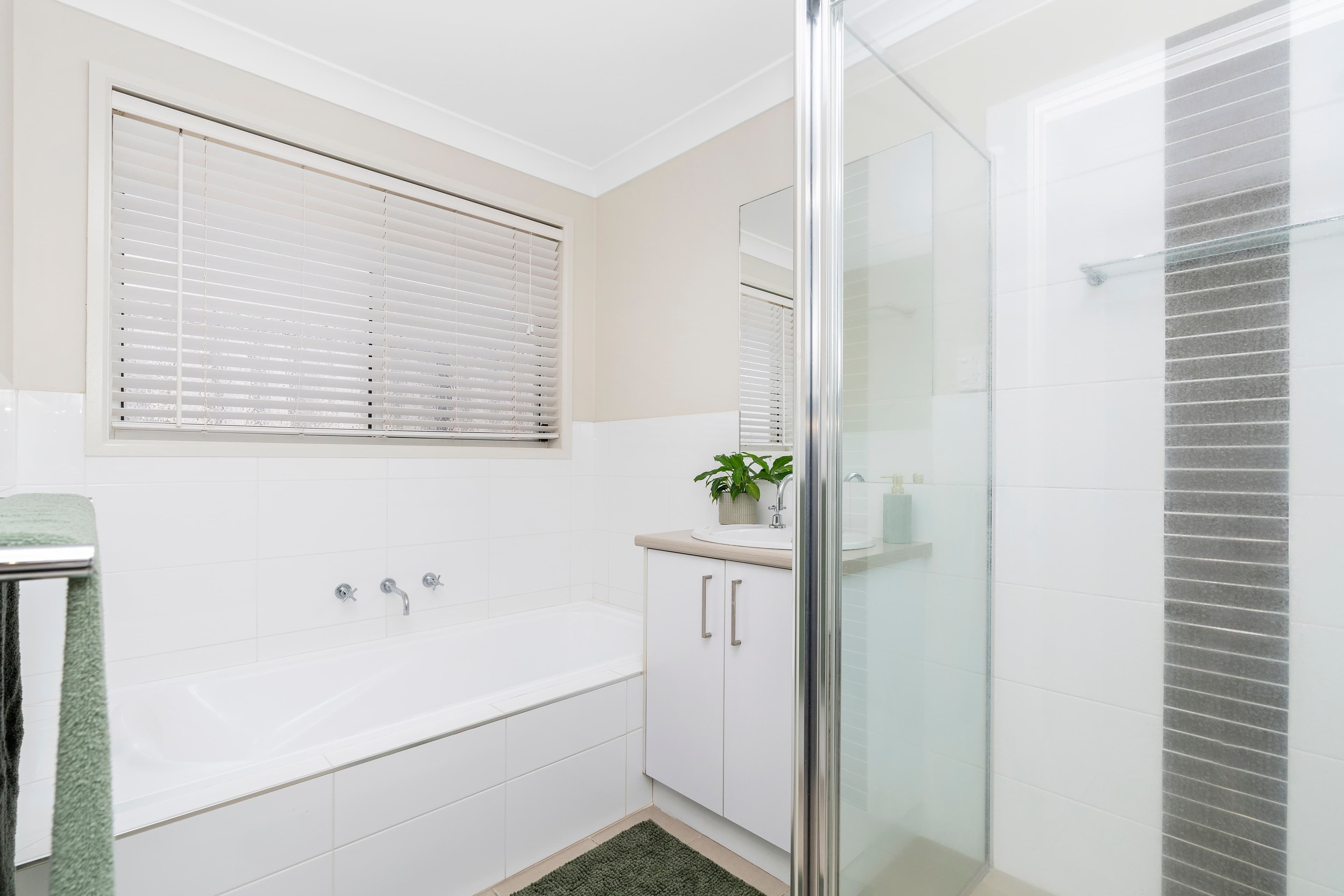 3 Tahara Crescent, Estella NSW 2650, Estella - Thumbnail 8