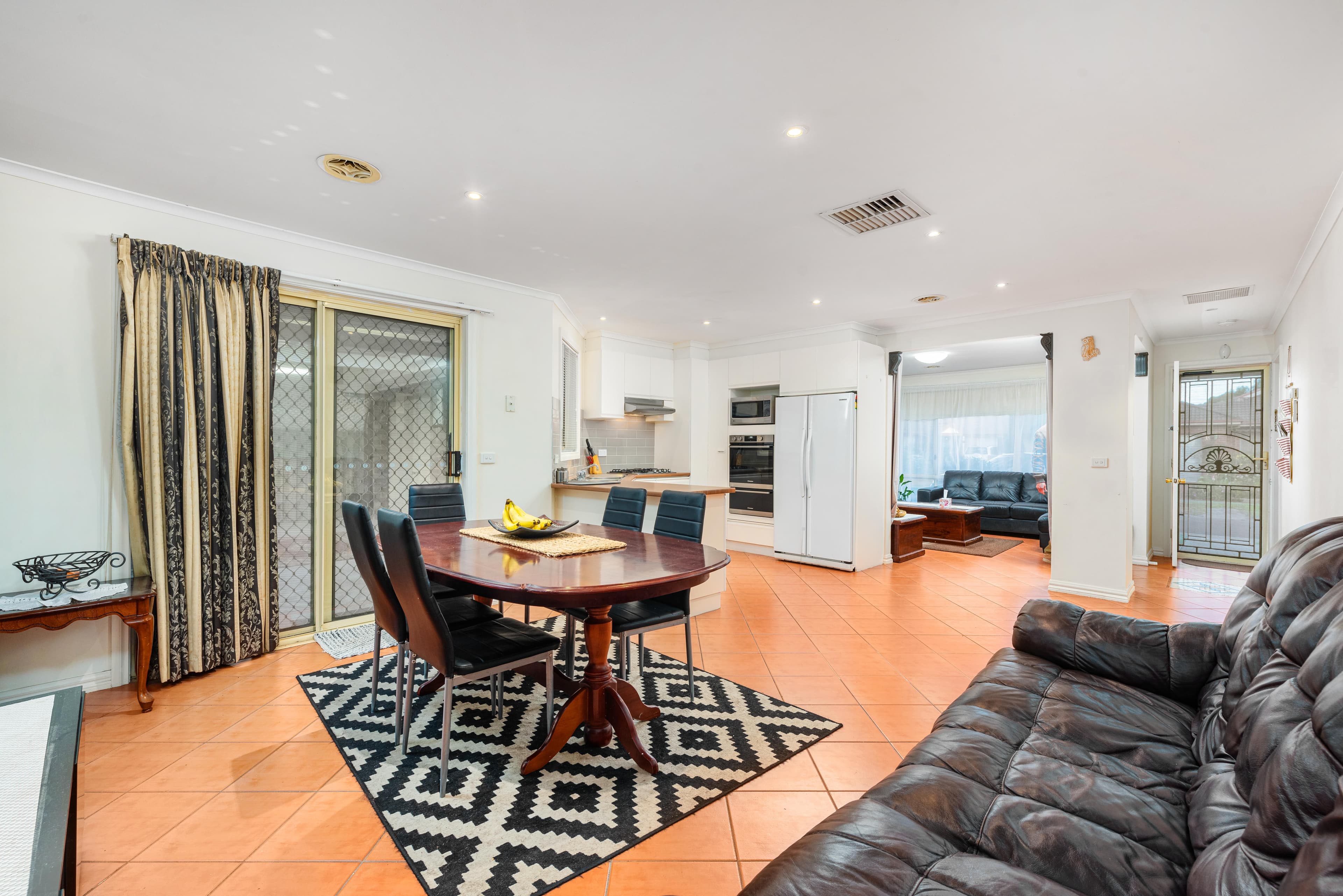 16 The Seekers Crescent, Mill Park VIC 3082, Mill Park - Thumbnail 4