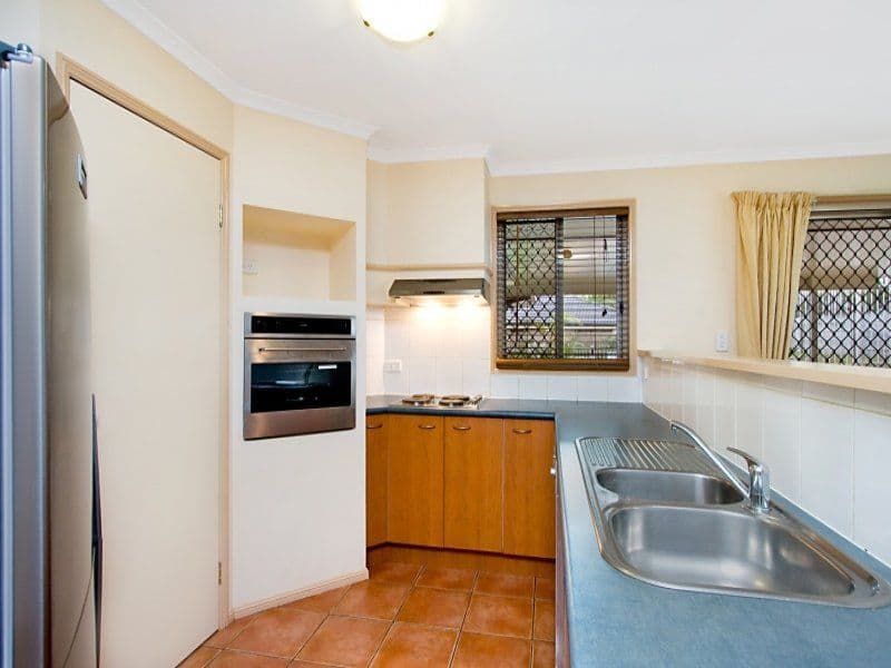 44 Baekea Drive, ELANORA QLD 4221, Elanora - Thumbnail 2