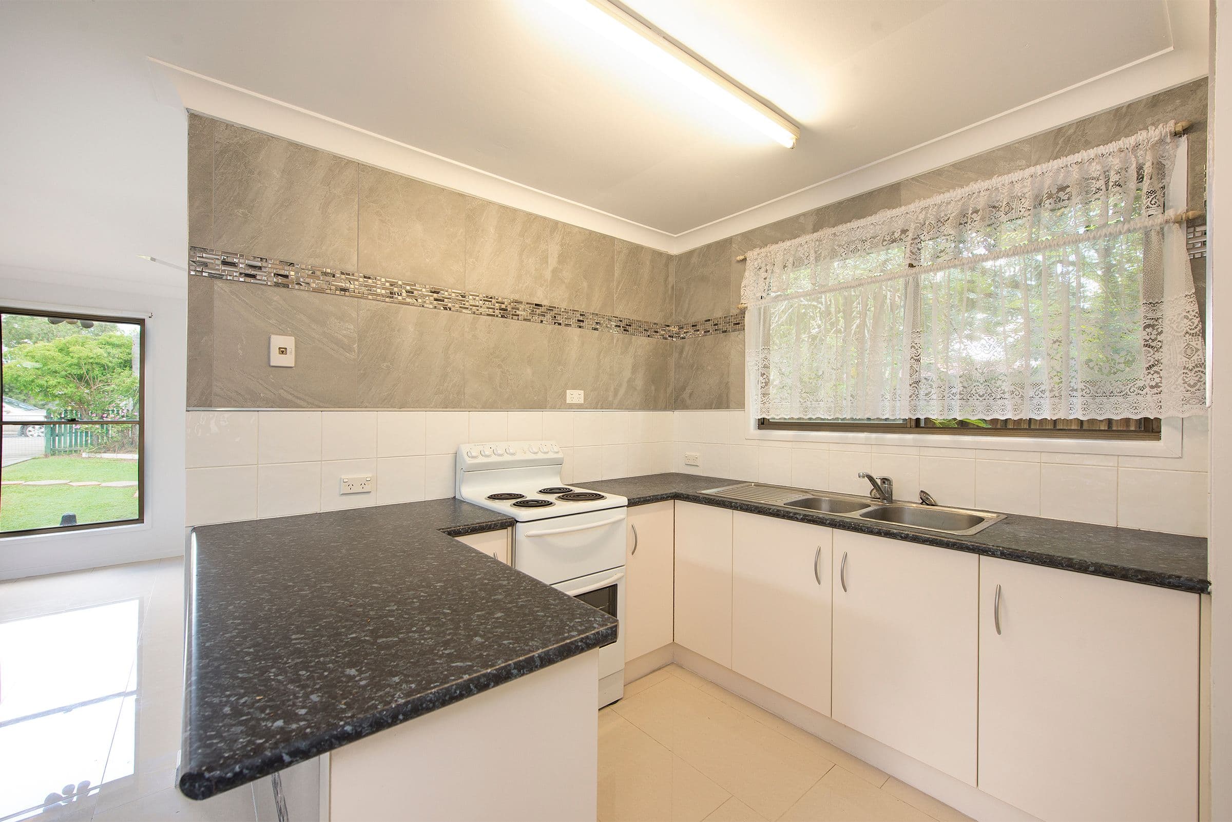 33 George Street, Kingston QLD 4114, Kingston - Thumbnail 3