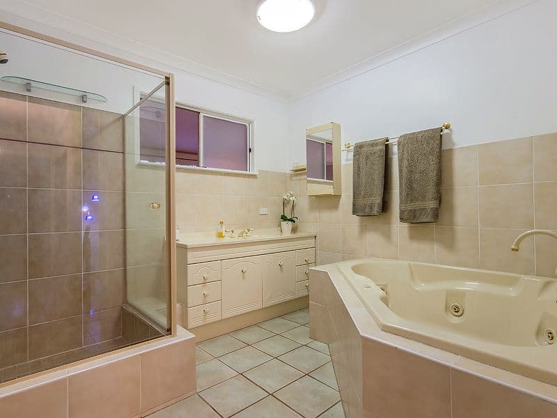 180 Burbong Street, CHAPEL HILL QLD 4069, Chapel Hill - Thumbnail 6
