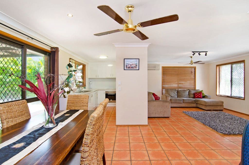 7 Currant Street, ELANORA QLD 4221, Elanora - Thumbnail 2